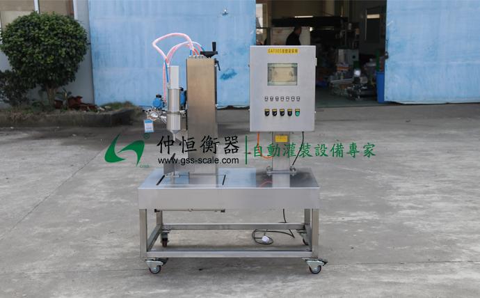 仲恒GAF-10系列液體自動灌裝機(jī)1